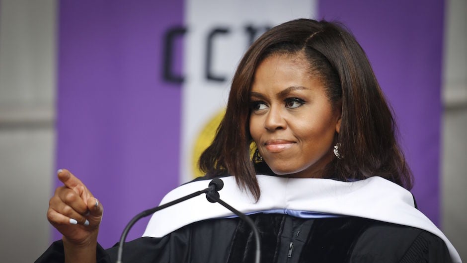 Capa da matéria ‘Nunca tenham vergonha das dificuldades’: leia o discurso de formatura inspirador de Michelle Obama