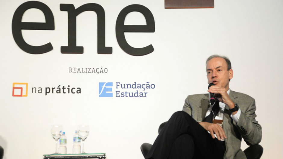 Jorge Aragão palestra durante conferência de carreira Ene Jurídica