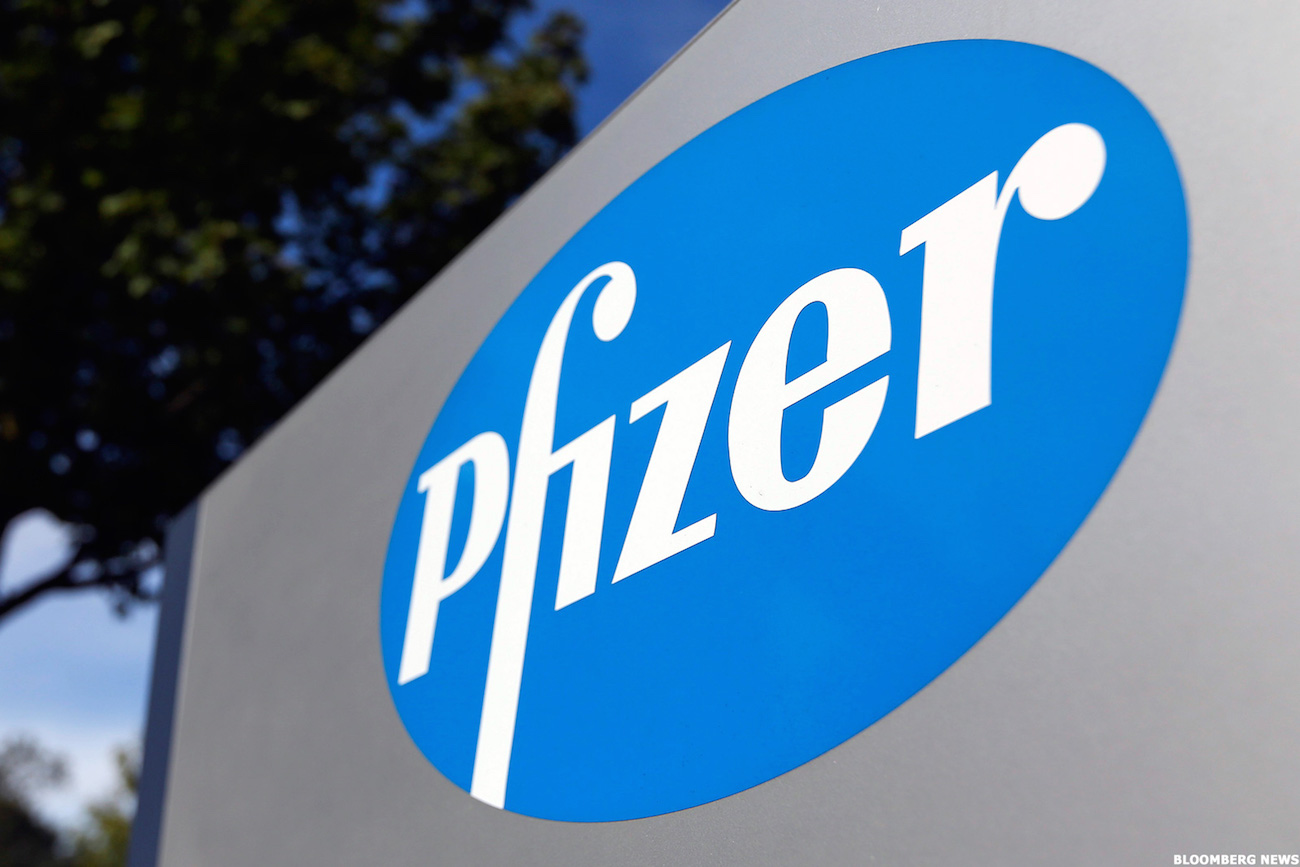 Placa da Pfizer, empresa farmacêutica que organiza o Desafio Pfizer